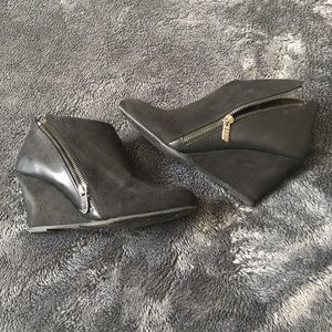 Chinese laundry black booties 8